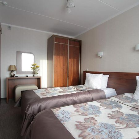 40 Let Pobedy Hotel Мінськ Екстер'єр фото