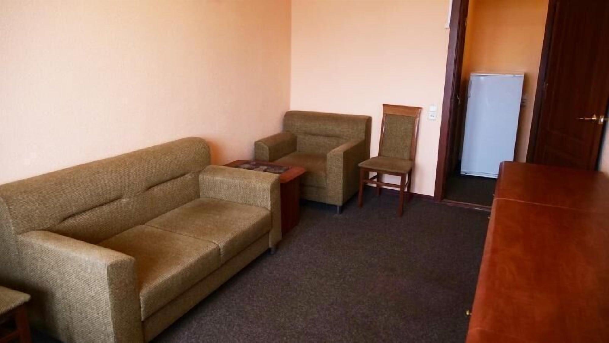 40 Let Pobedy Hotel Мінськ Екстер'єр фото