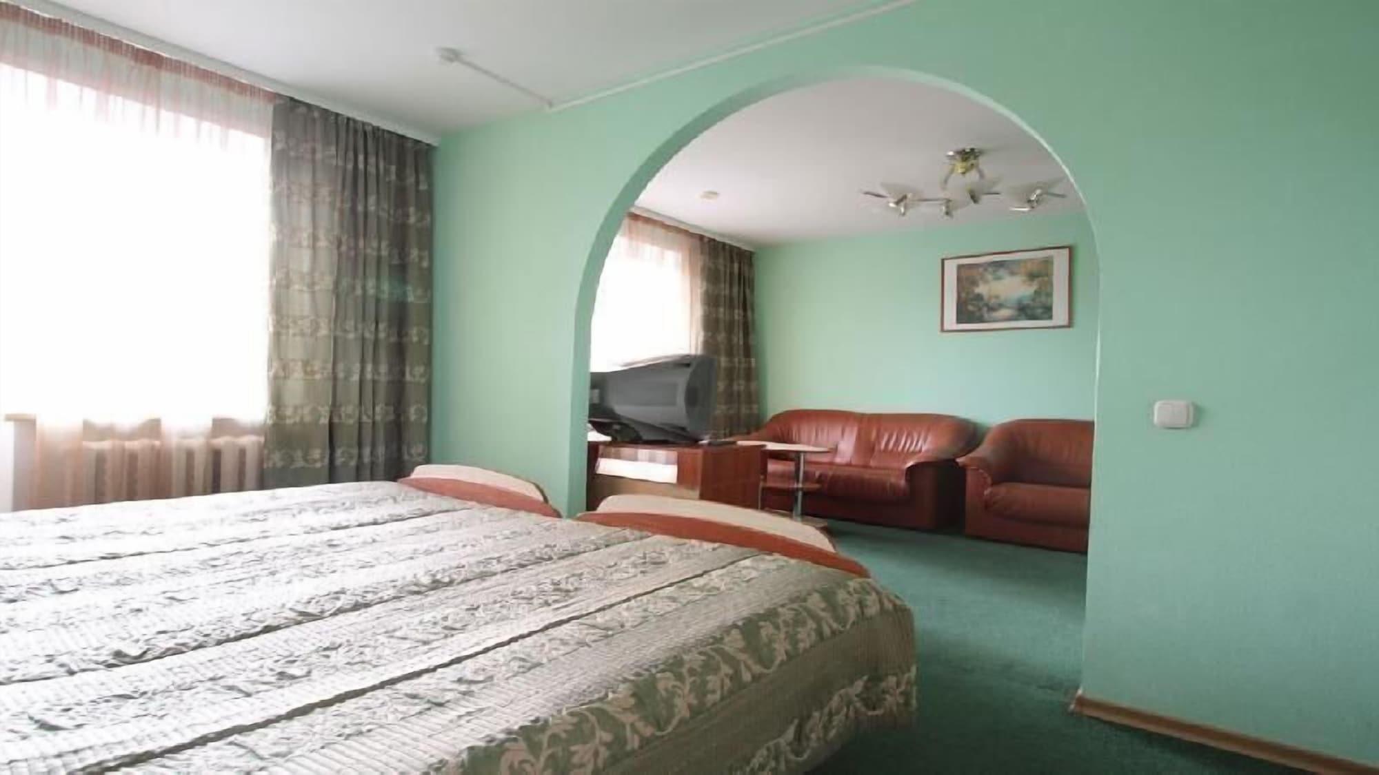 40 Let Pobedy Hotel Мінськ Екстер'єр фото