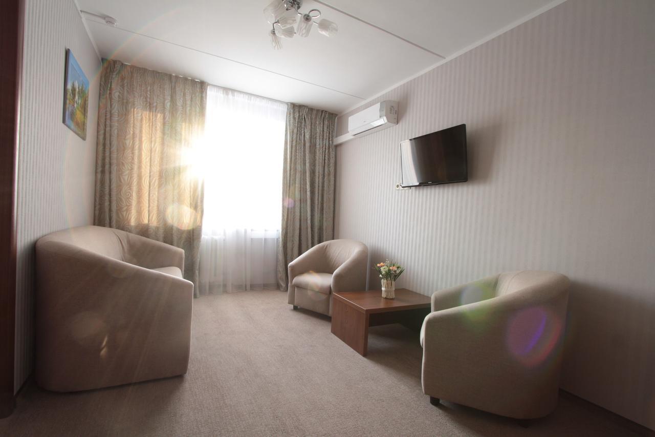 40 Let Pobedy Hotel Мінськ Екстер'єр фото