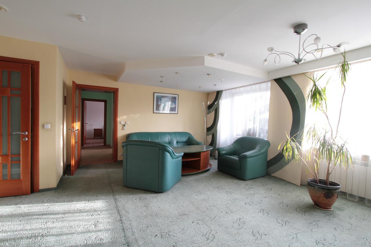 40 Let Pobedy Hotel Мінськ Екстер'єр фото