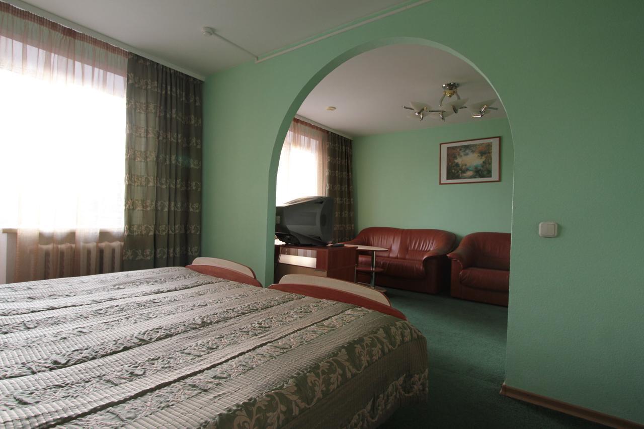 40 Let Pobedy Hotel Мінськ Екстер'єр фото