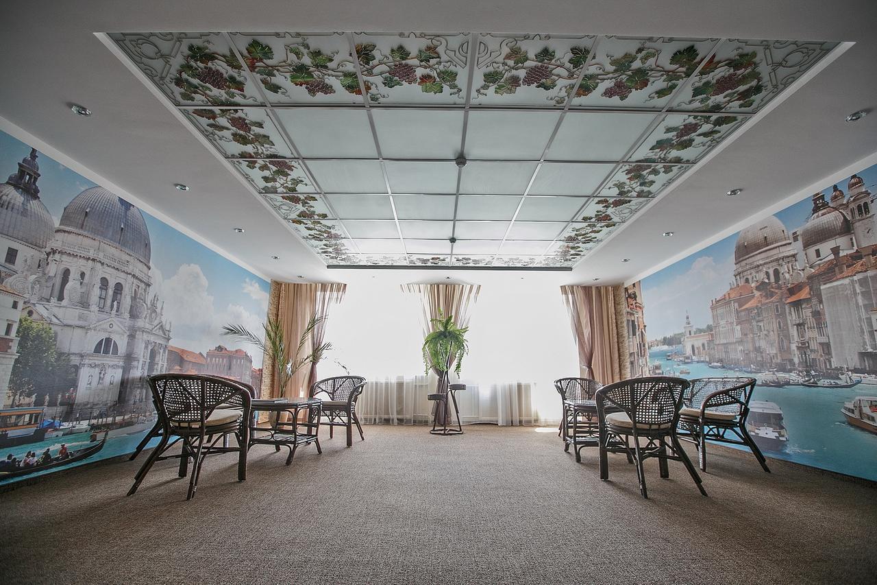 40 Let Pobedy Hotel Мінськ Екстер'єр фото